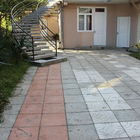 Iren Apartment Batumi Esterno foto