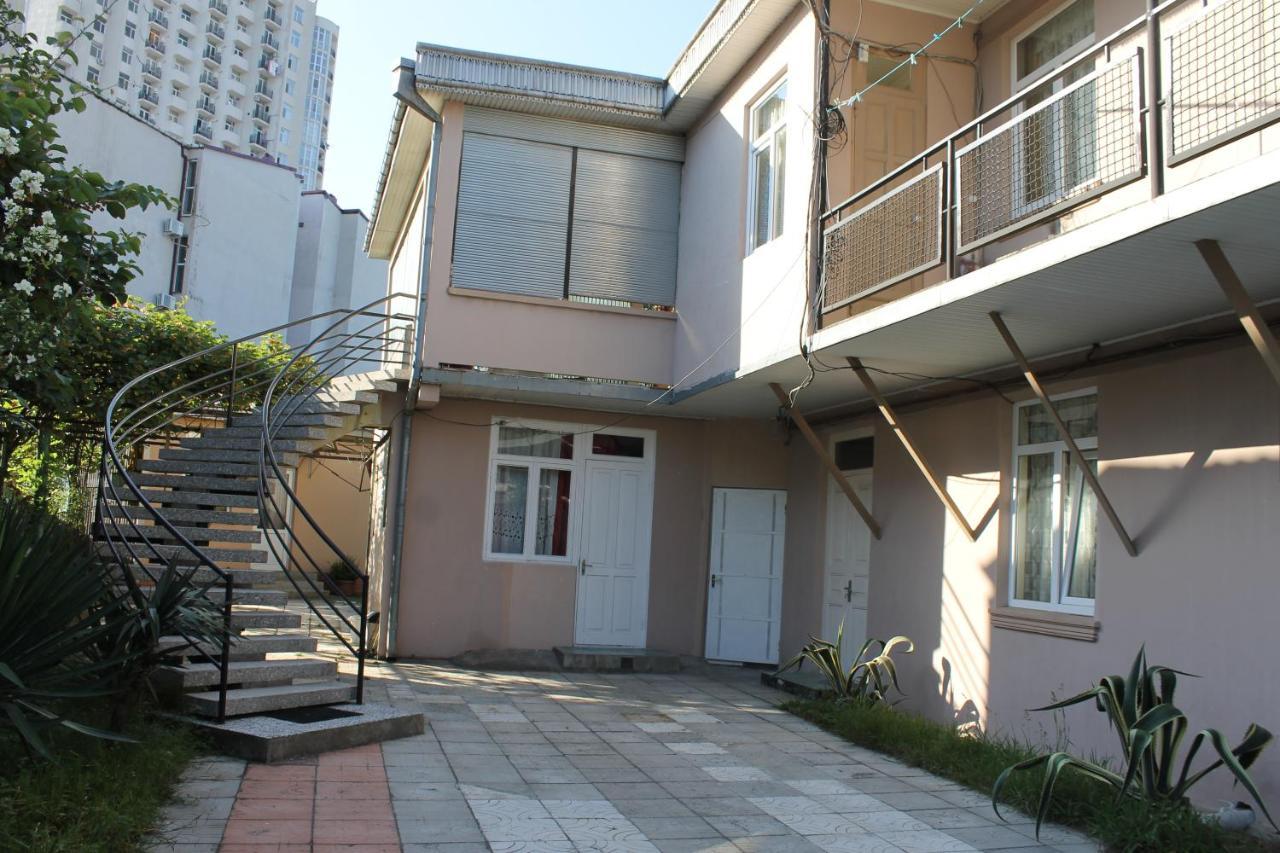 Iren Apartment Batumi Esterno foto